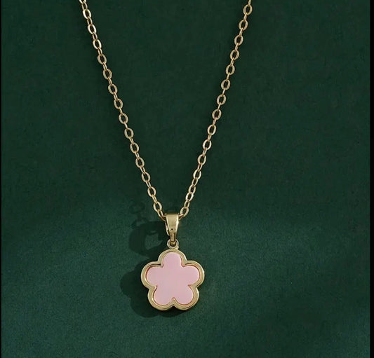 Clover Pendant Necklace