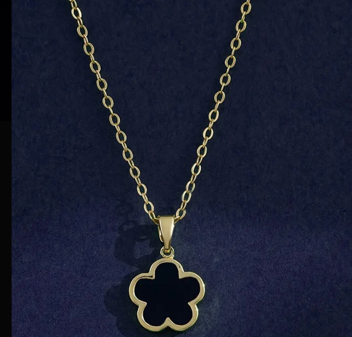 Clover Pendant Necklace